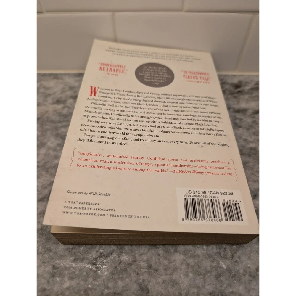 A Darker Shade Of Magic V.E.‎ Schwab Paperback